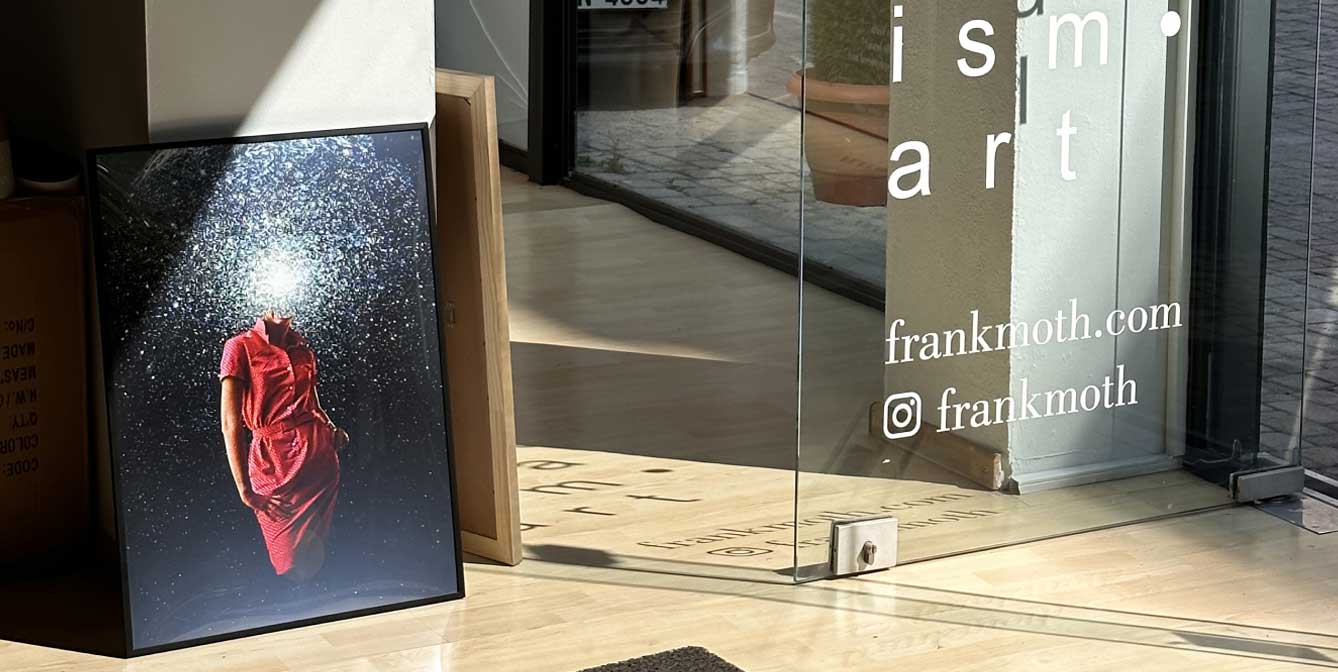 Kehystetty taideteos – Frank Moth